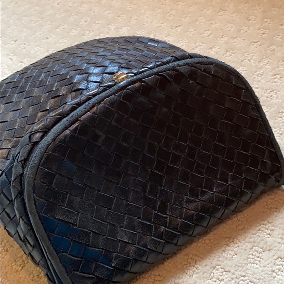 TIRAS black woven leather bag with shoulder strap - Picture 3 of 8